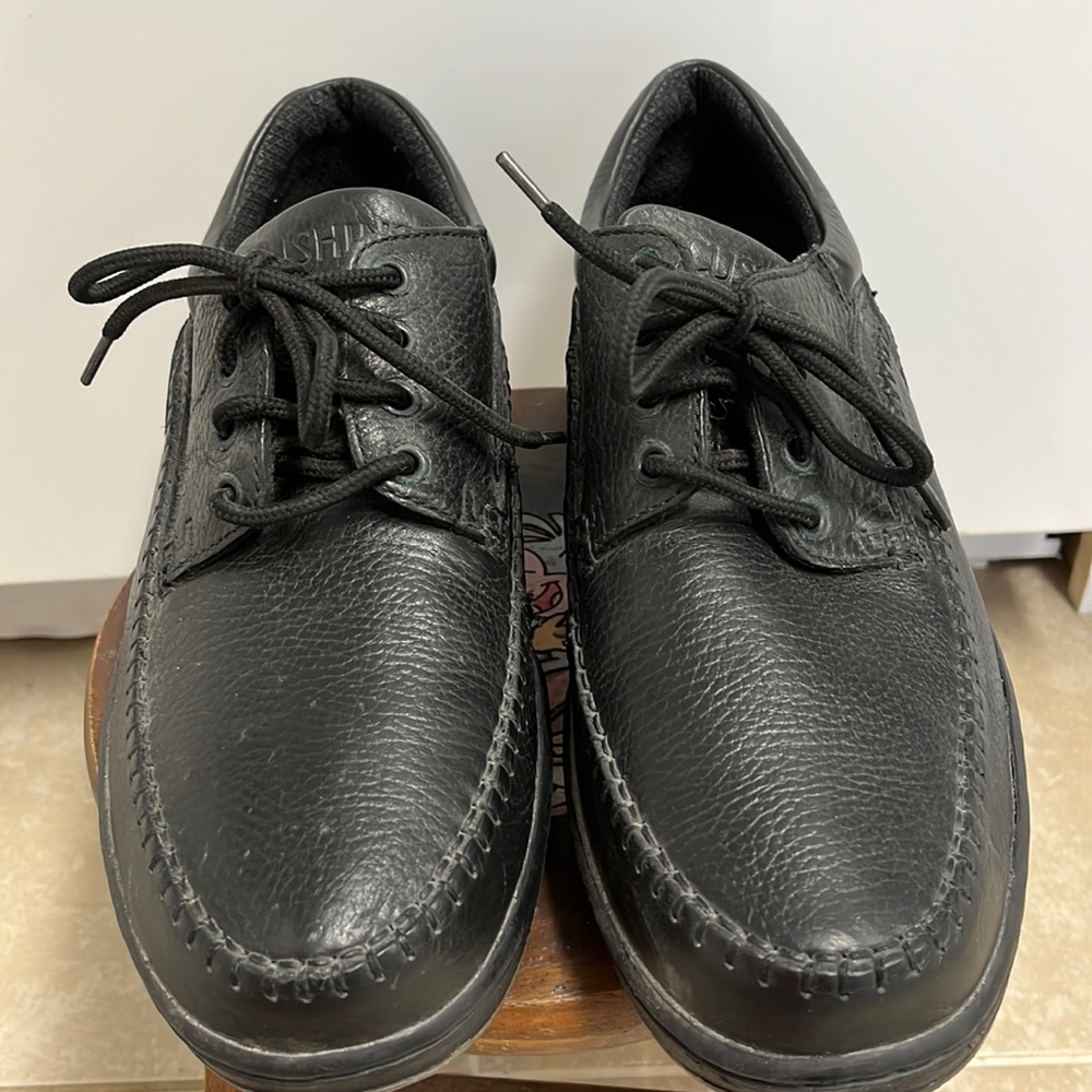 Men’s work shoe